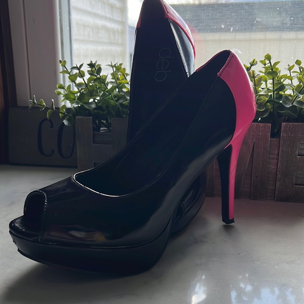 Size 8, Black/pink heels, Deb